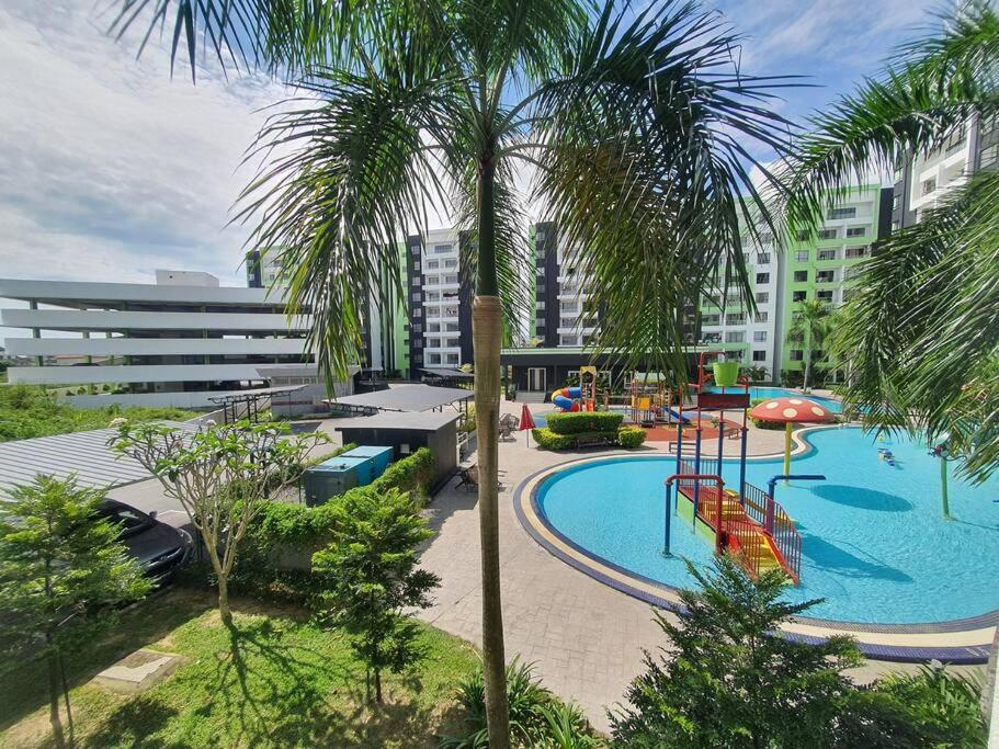 Manhattan Condo Ipoh With Water Park And Pool View Luaran gambar