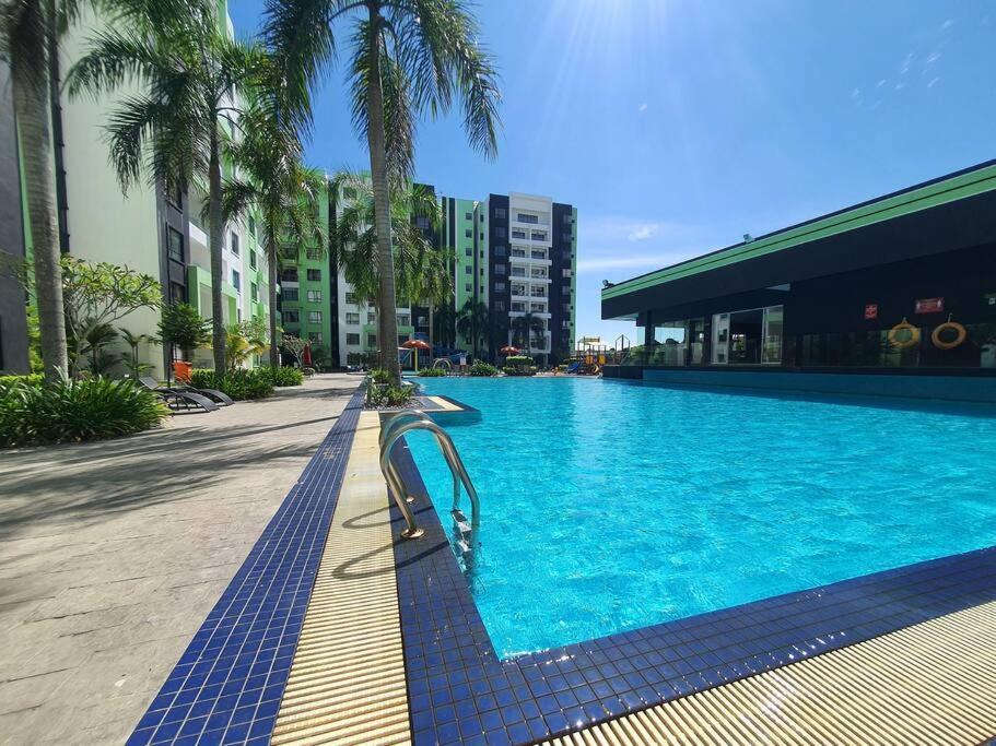 Manhattan Condo Ipoh With Water Park And Pool View Luaran gambar